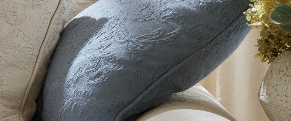 Home collection sofa close up1